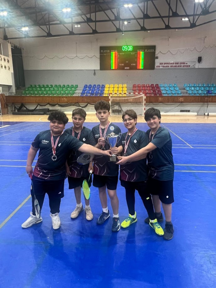 Badminton Takımımızdan Etkileyici Performans